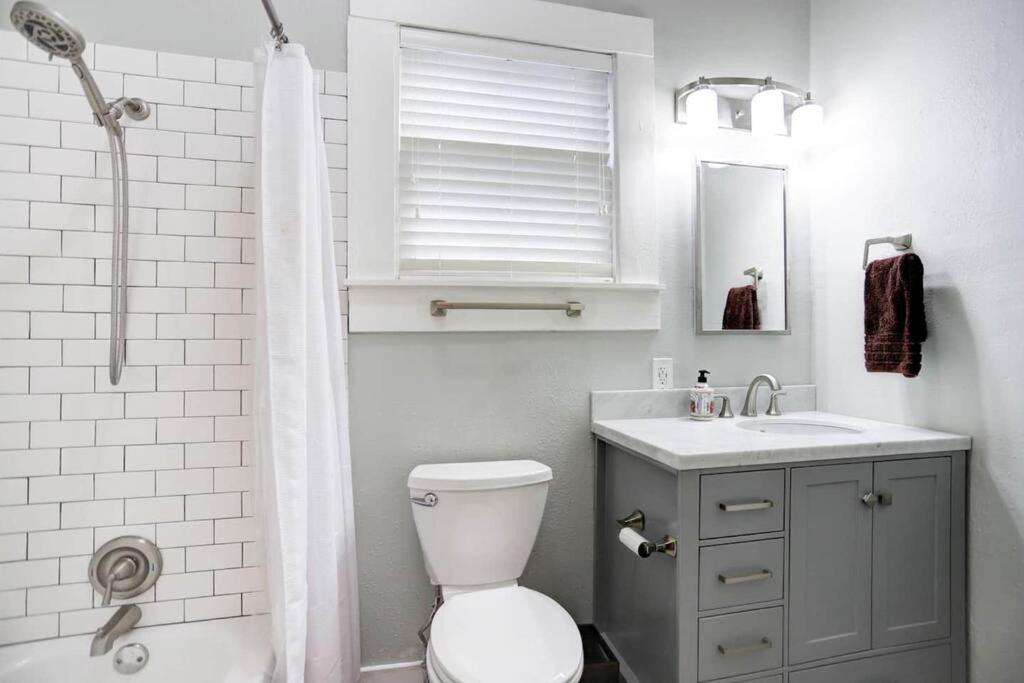Villa Artsy Heights House: Walk To Food-Bars-Shops-Trails, Kids & Pet Friendly Houston Exterior foto